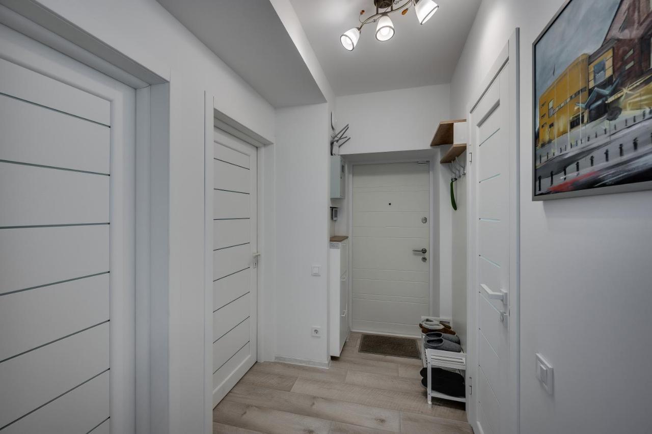 White Apartment Scandinavian Style Zaporizhia Eksteriør bilde