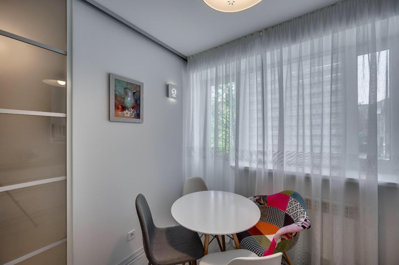 White Apartment Scandinavian Style Zaporizhia Eksteriør bilde