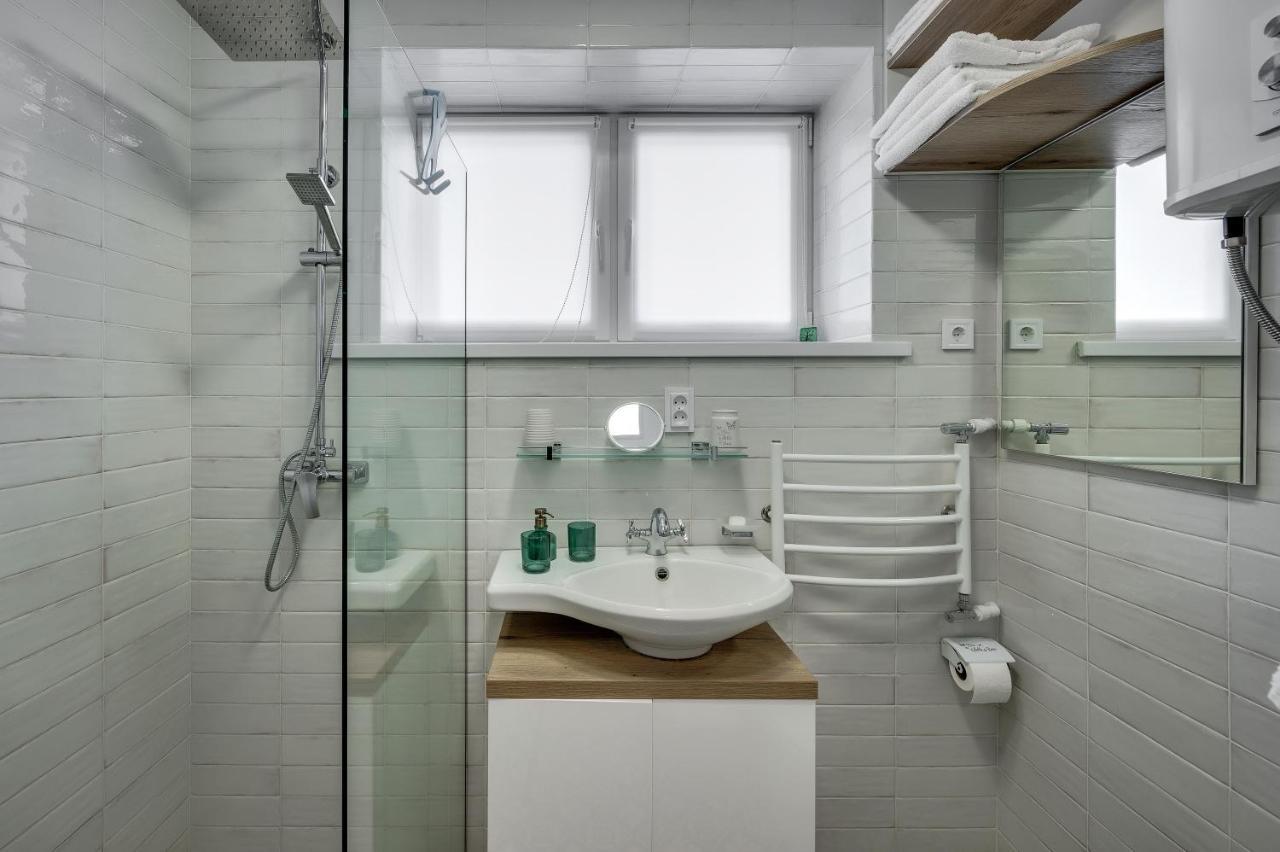 White Apartment Scandinavian Style Zaporizhia Eksteriør bilde